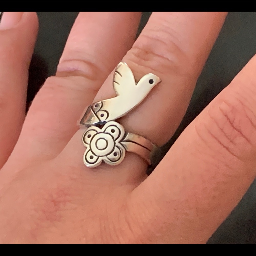 James Avery RETIRED Peace Dove ring 8 1/2 8.5 RARE